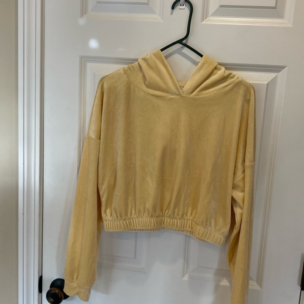 Women’s crop Valore hoodie, size medium by iris.